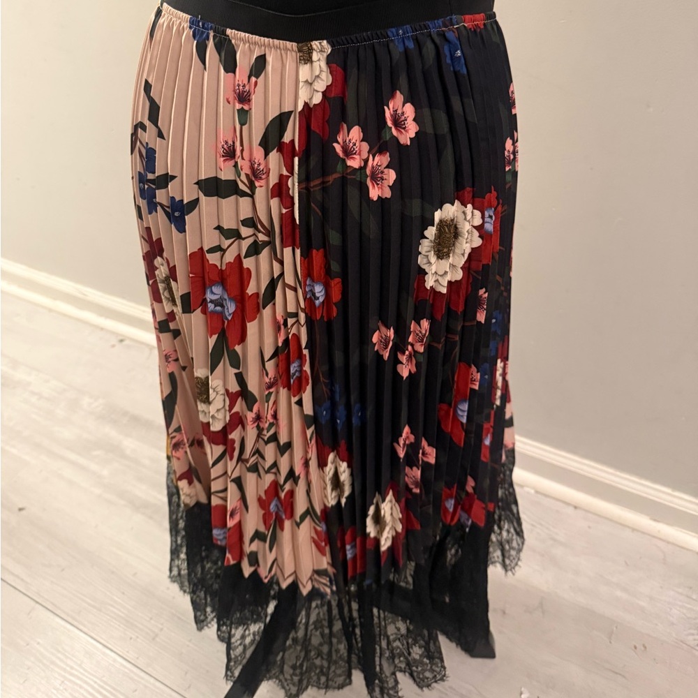 Floral Pleated Midi Skirt - Black and Pink
